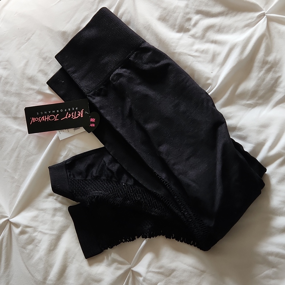 NEW Betsey Johnson Leggings